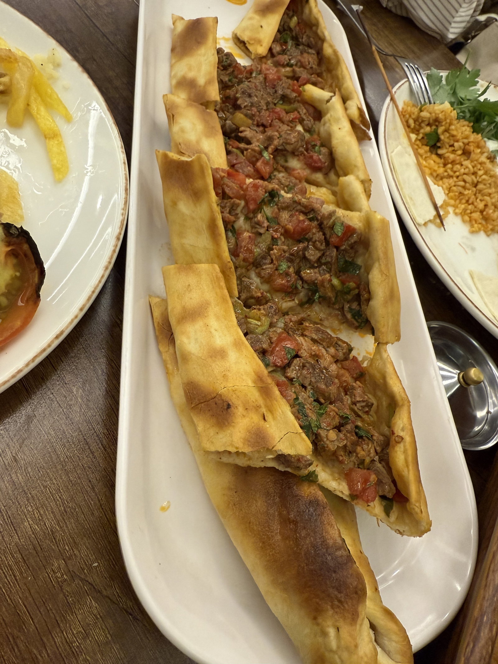 Ahmet Usta Kebap Salonu Kemerkaya Şubesi̇