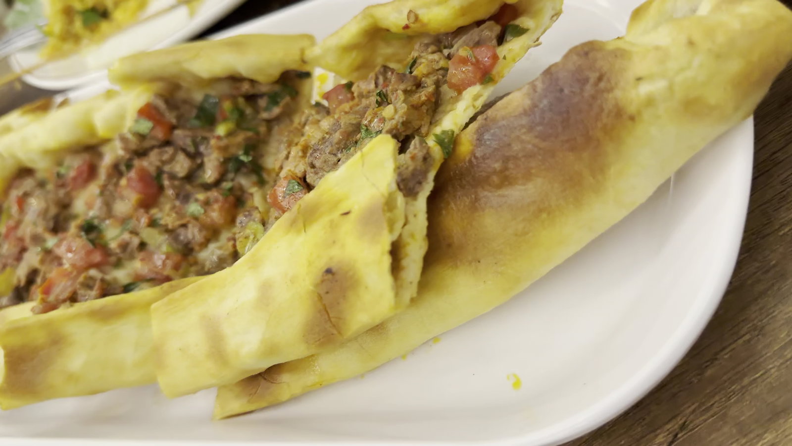 Ahmet Usta Kebap Salonu Kemerkaya Şubesi̇