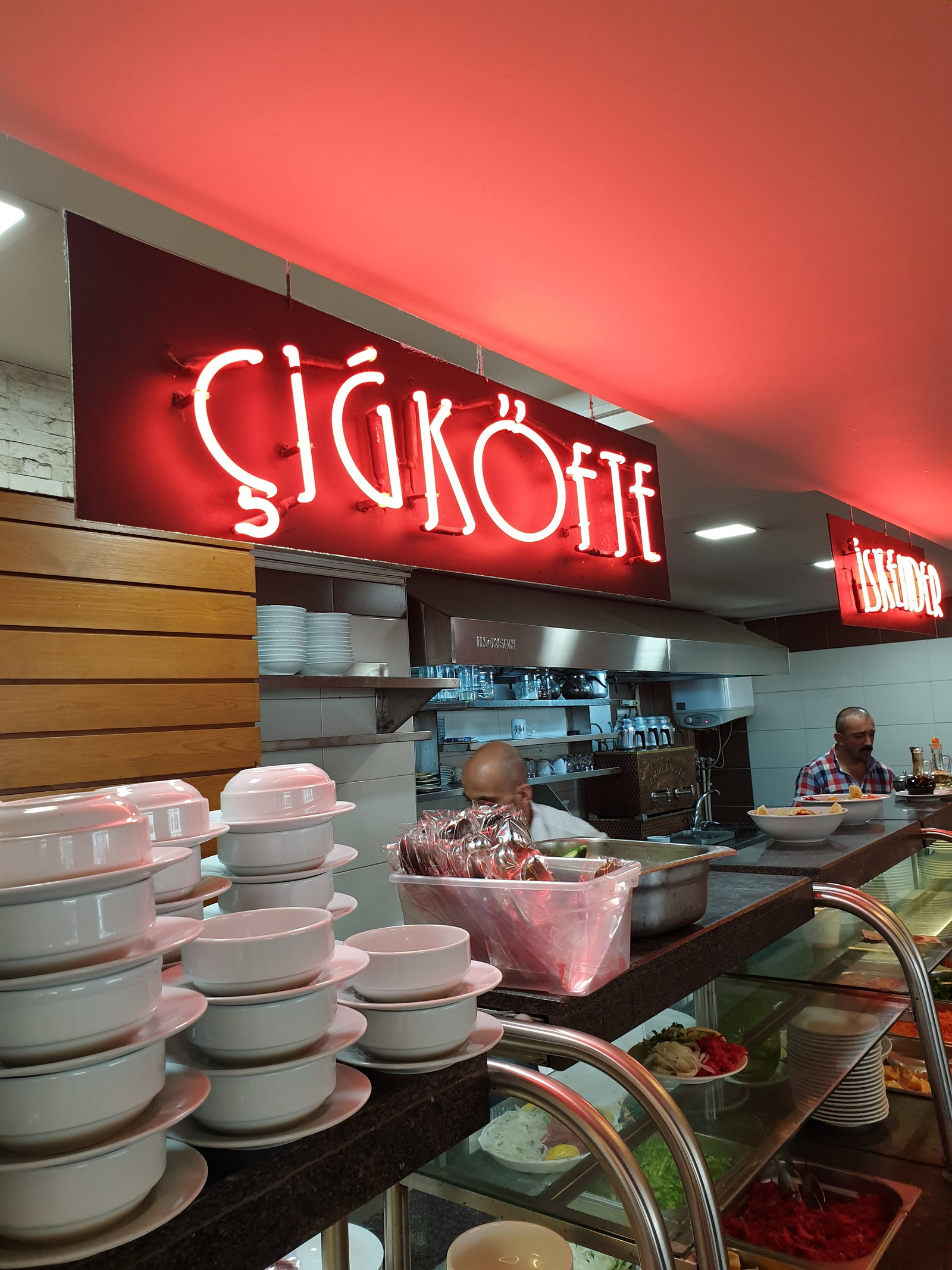 Ahmet Usta Kebap Salonu Kemerkaya Şubesi̇