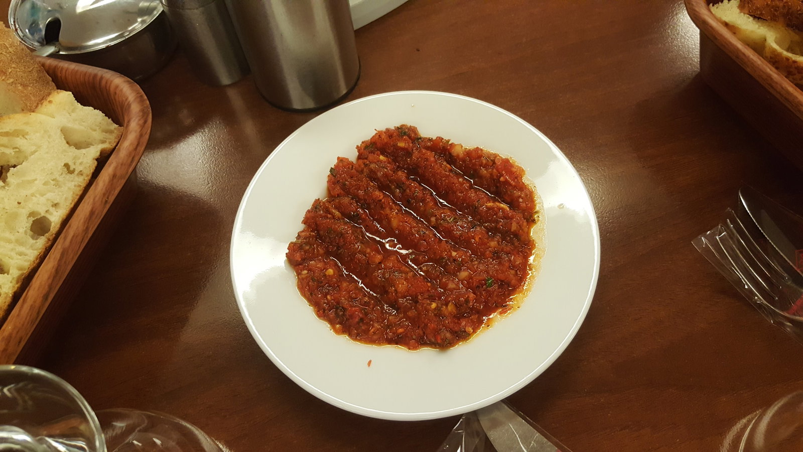 Ahmet Usta Kebap Salonu Kemerkaya Şubesi̇