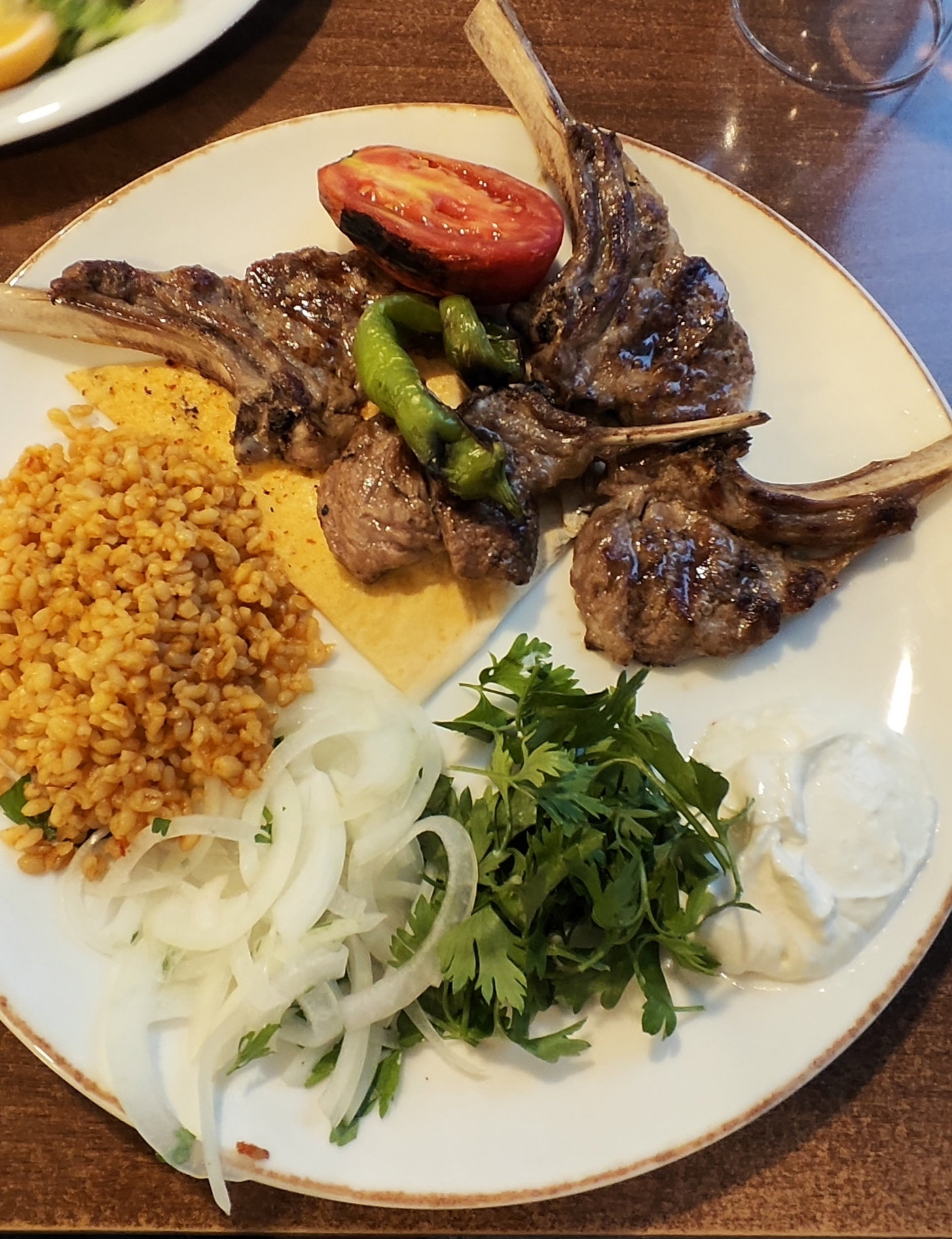 Ahmet Usta Kebap Salonu Kemerkaya Şubesi̇