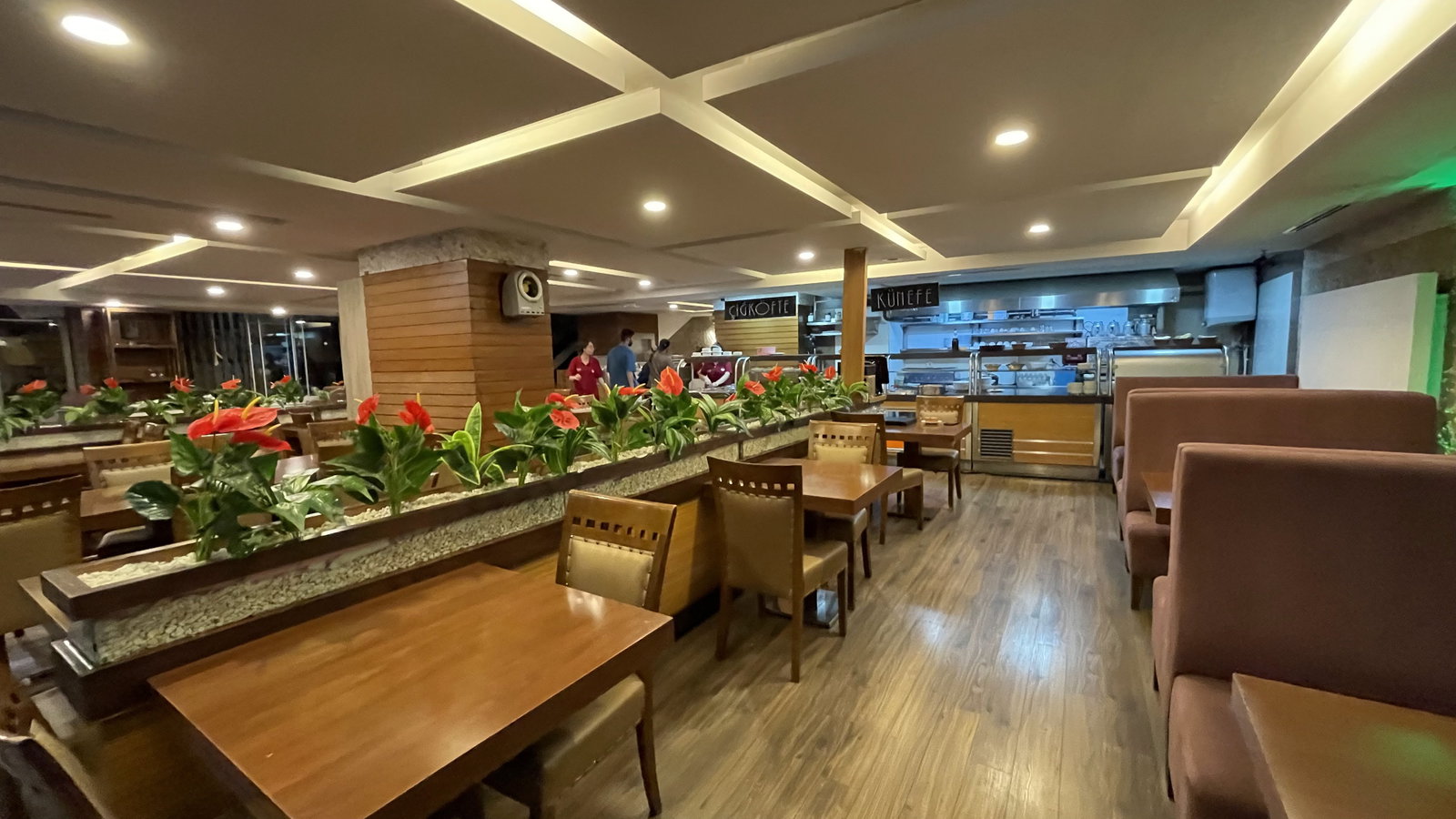 Ahmet Usta Kebap Salonu Kemerkaya Şubesi̇