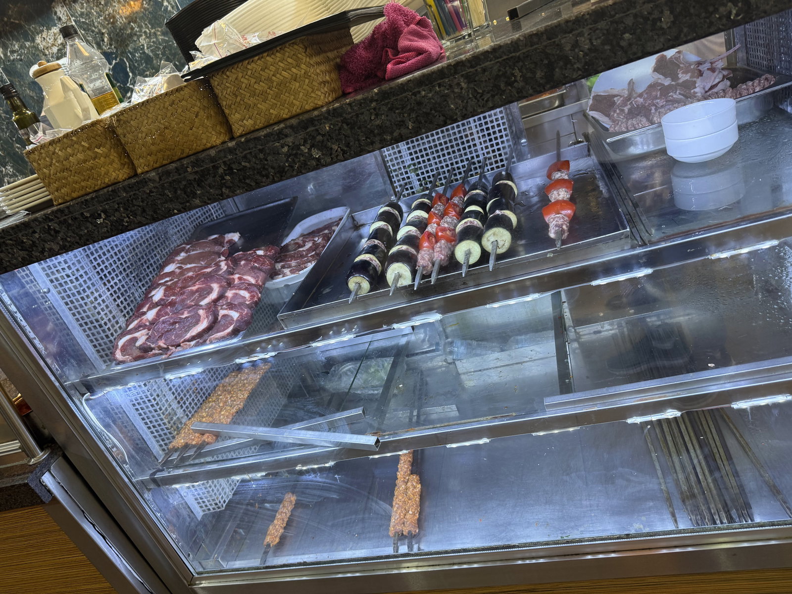 Ahmet Usta Kebap Salonu Kemerkaya Şubesi̇