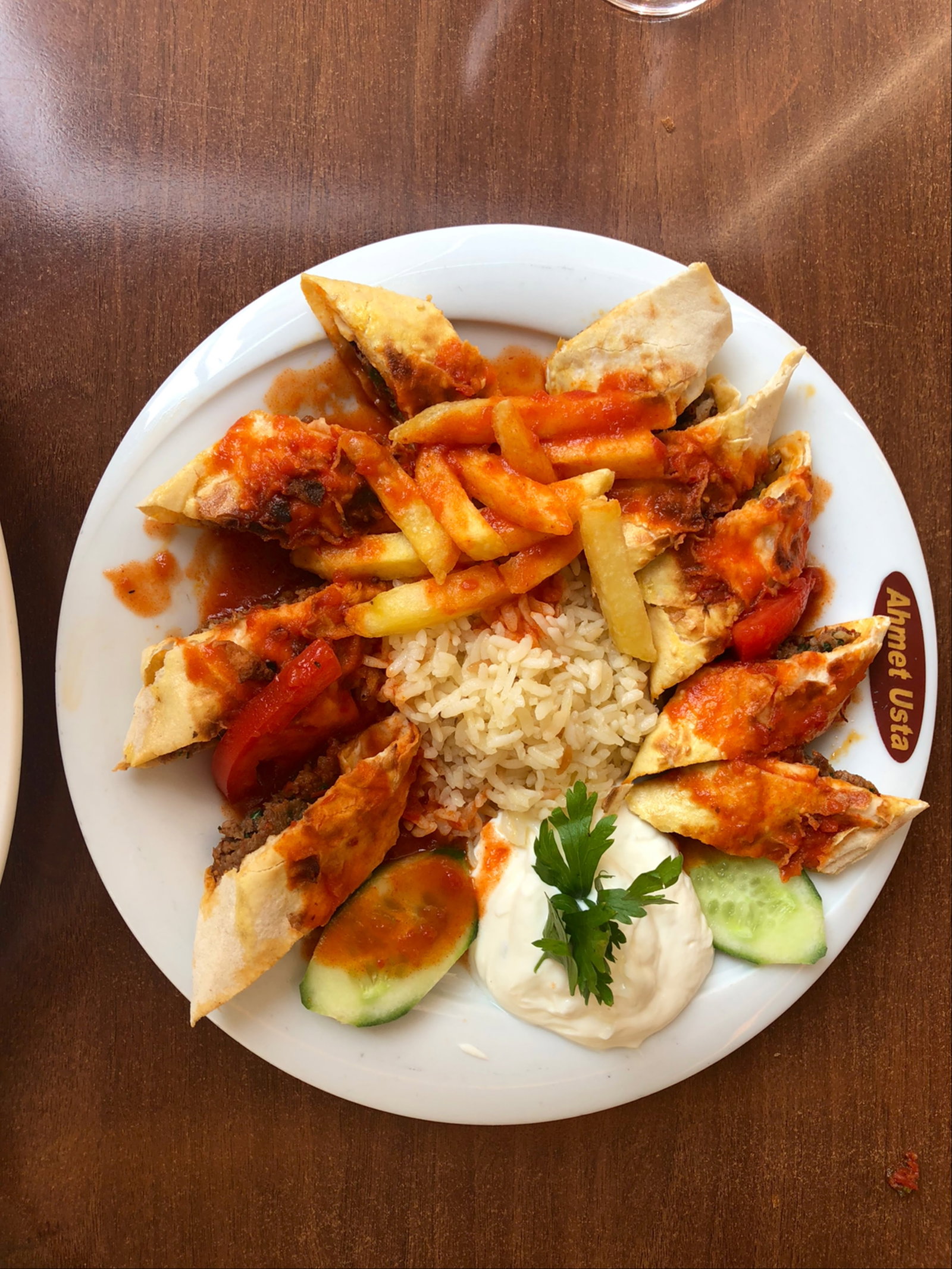 Ahmet Usta Kebap Salonu Kemerkaya Şubesi̇