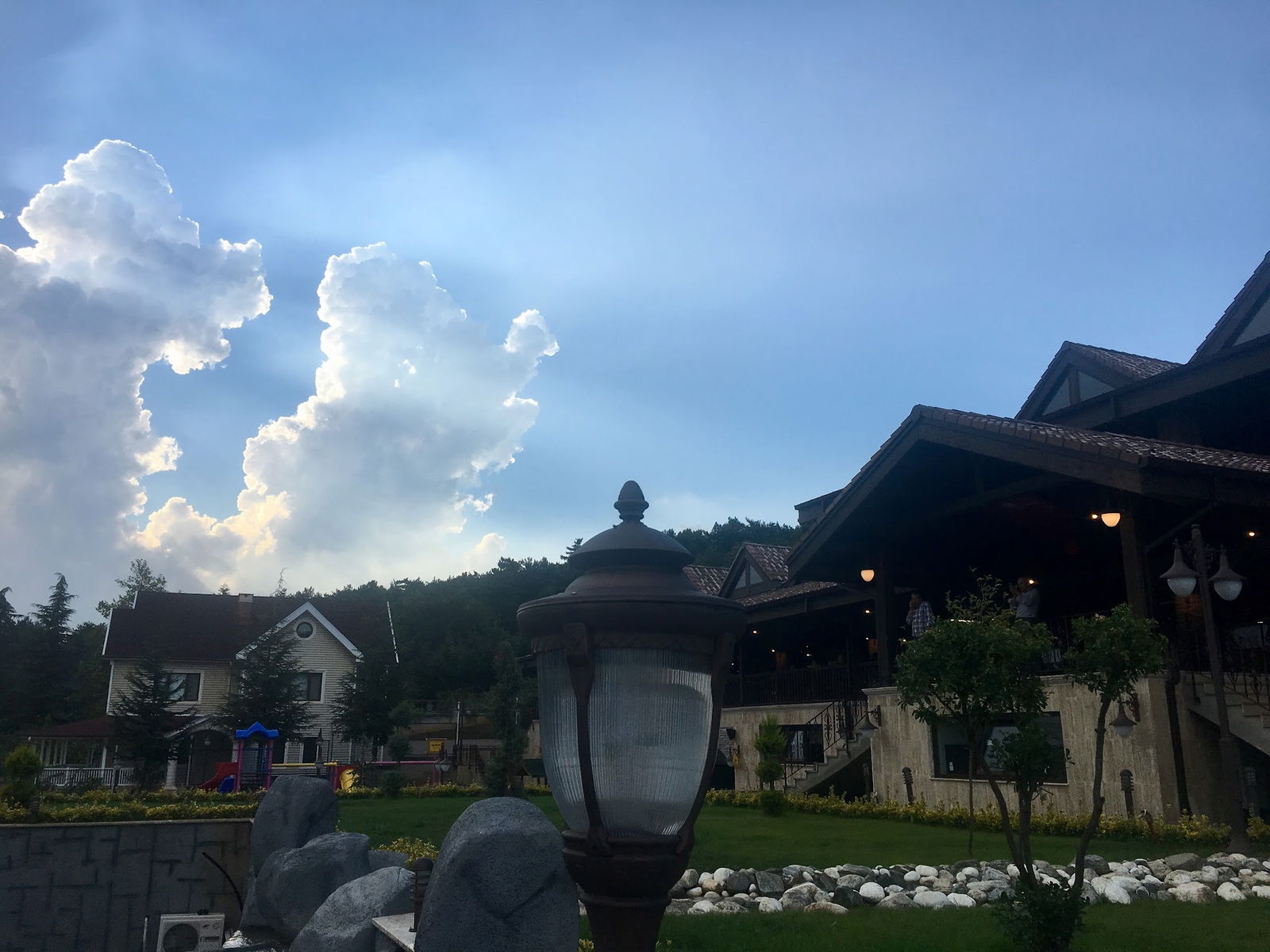 Muhtarın Yeri Kazancı