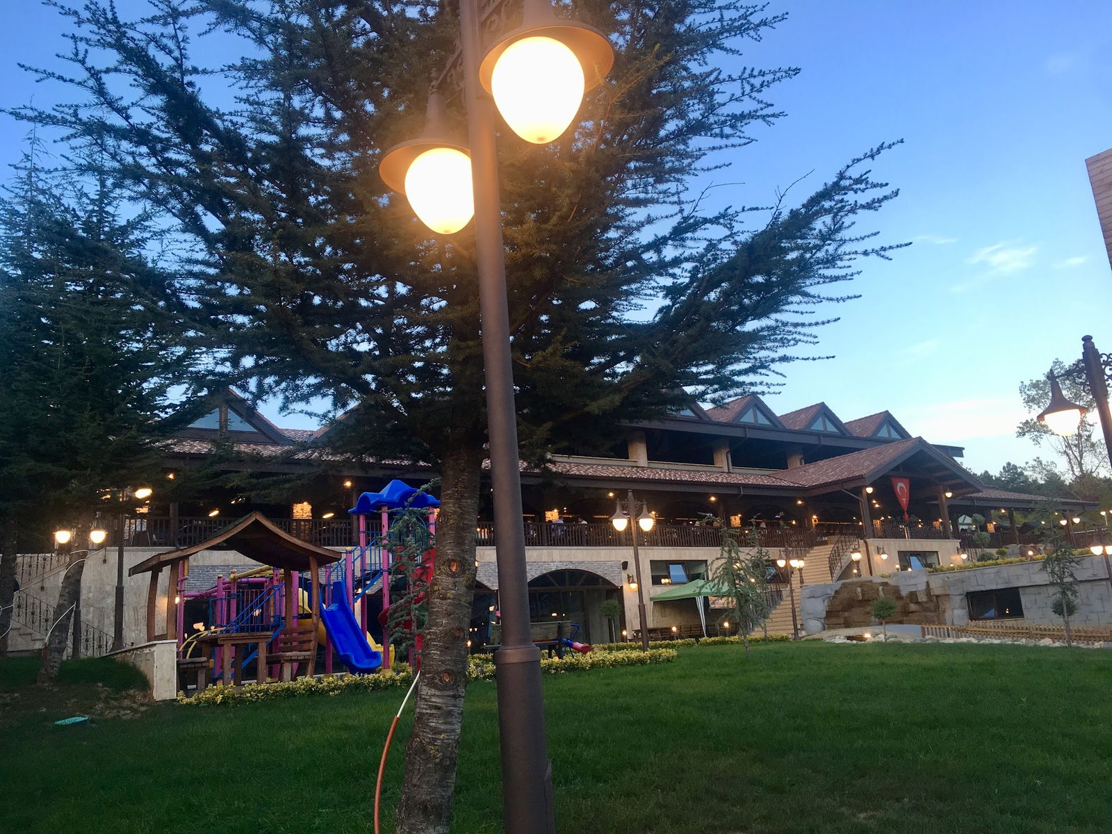 Muhtarın Yeri Kazancı