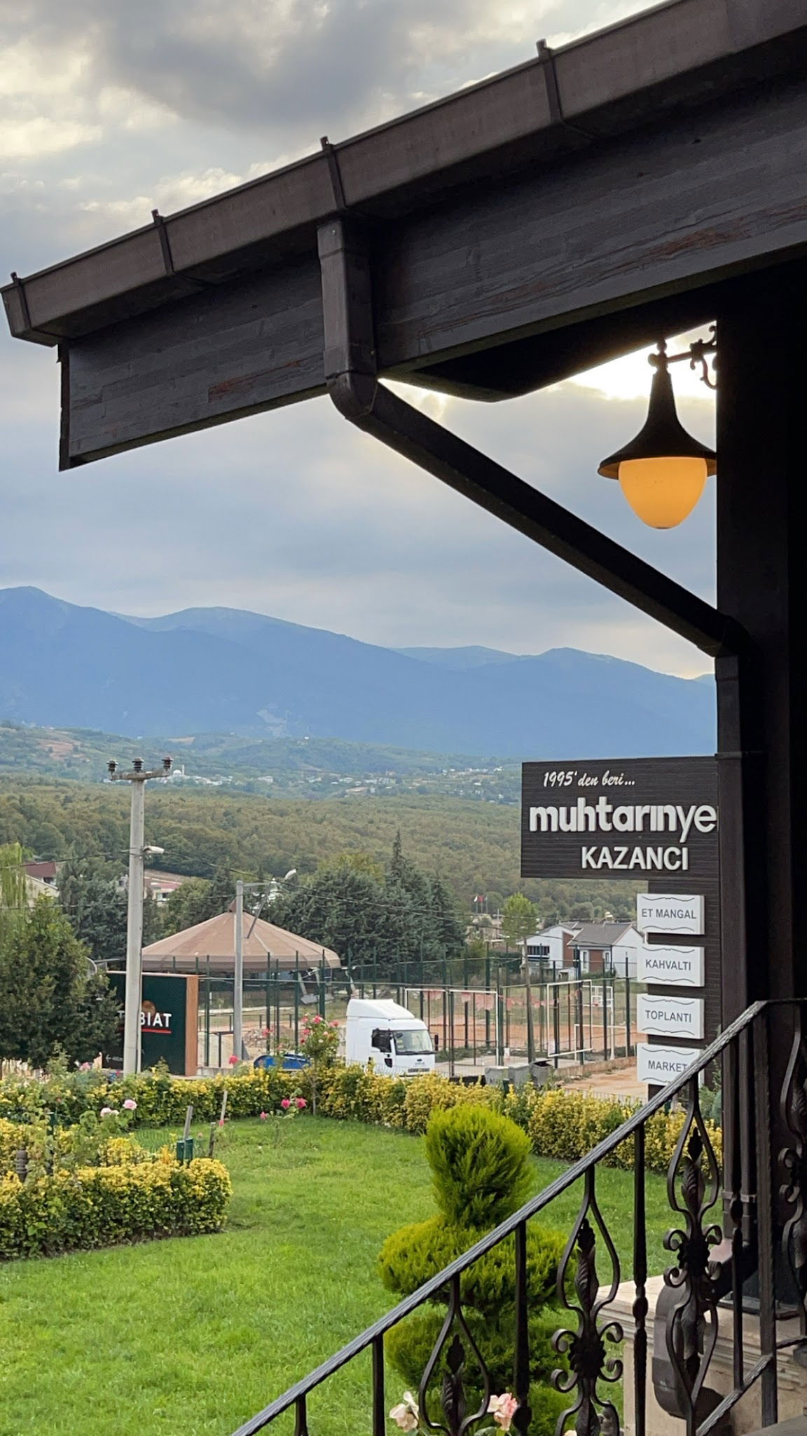 Muhtarın Yeri Kazancı