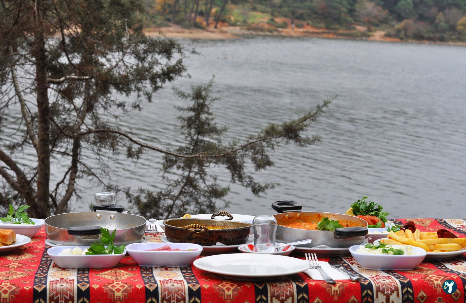 Aydos Orman Göl Kri̇stal