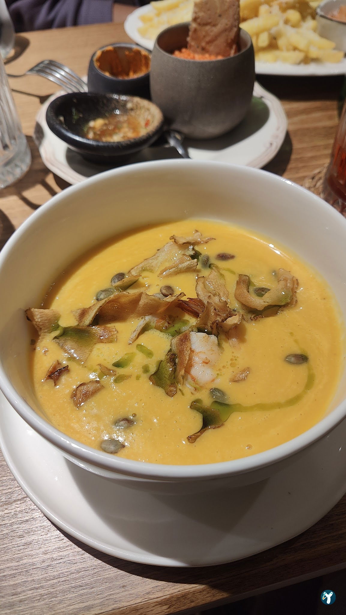 Nomades Cafe & Restaurant