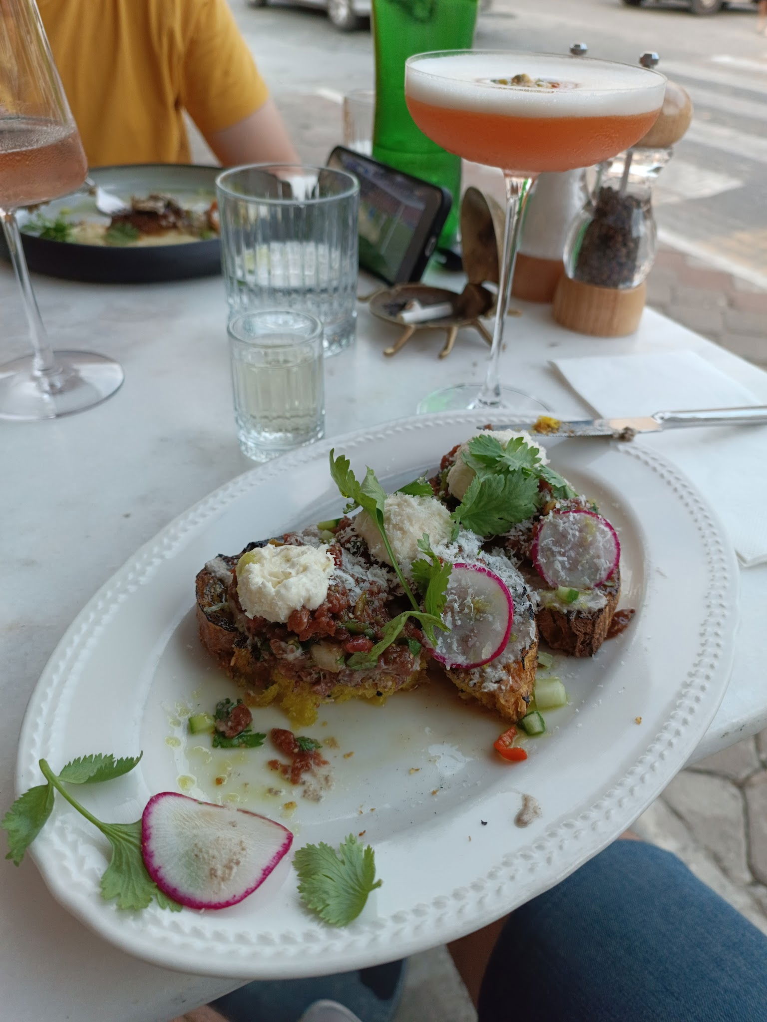 Nomades Cafe & Restaurant