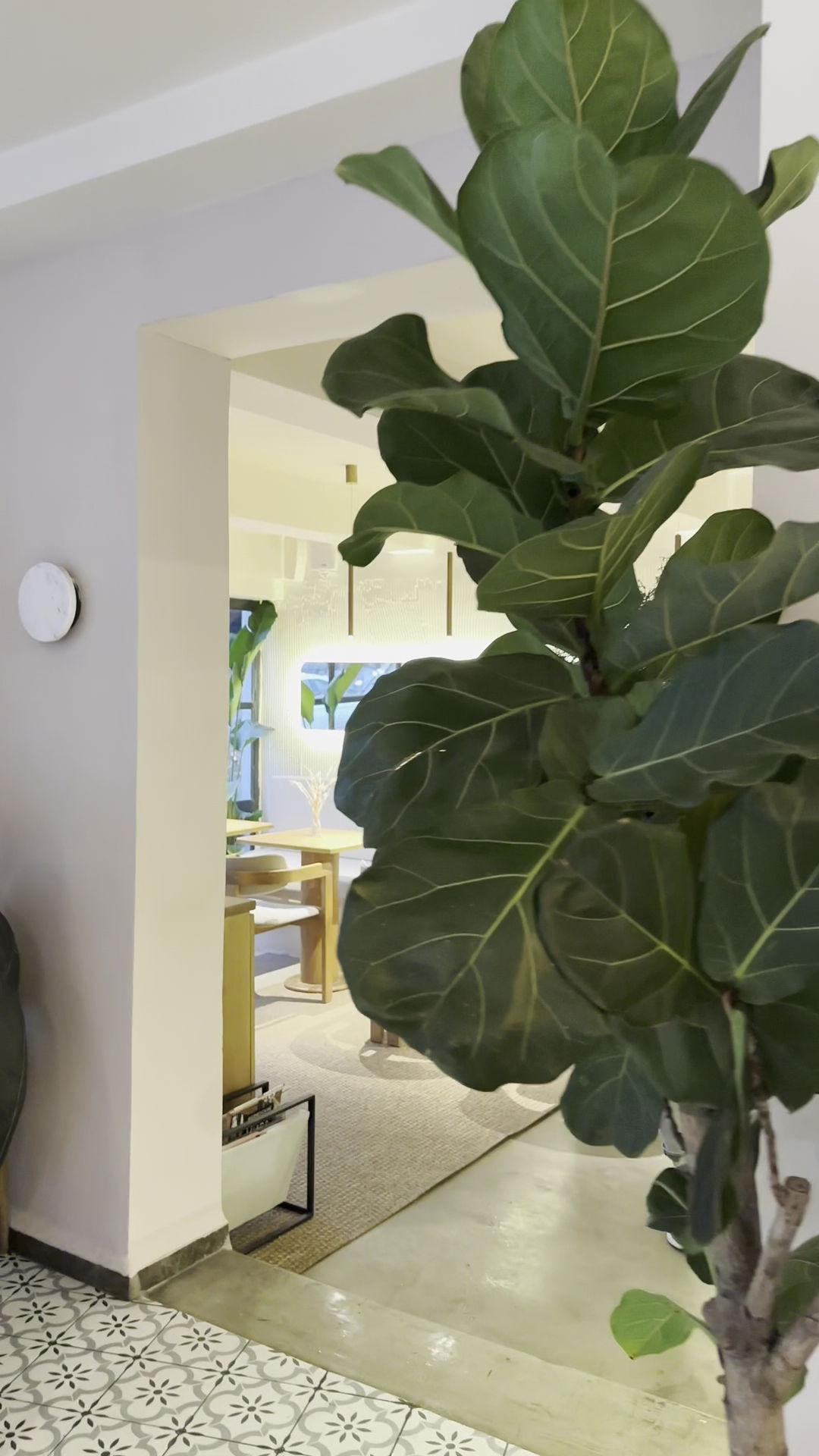 Nomades Cafe & Restaurant