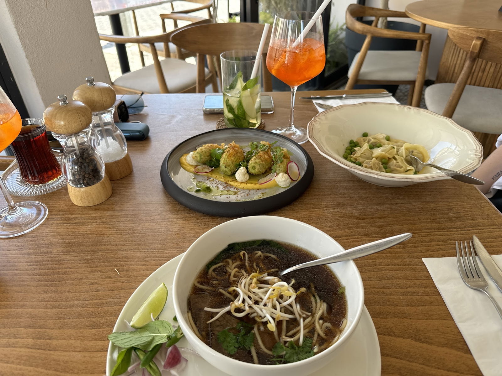 Nomades Cafe & Restaurant