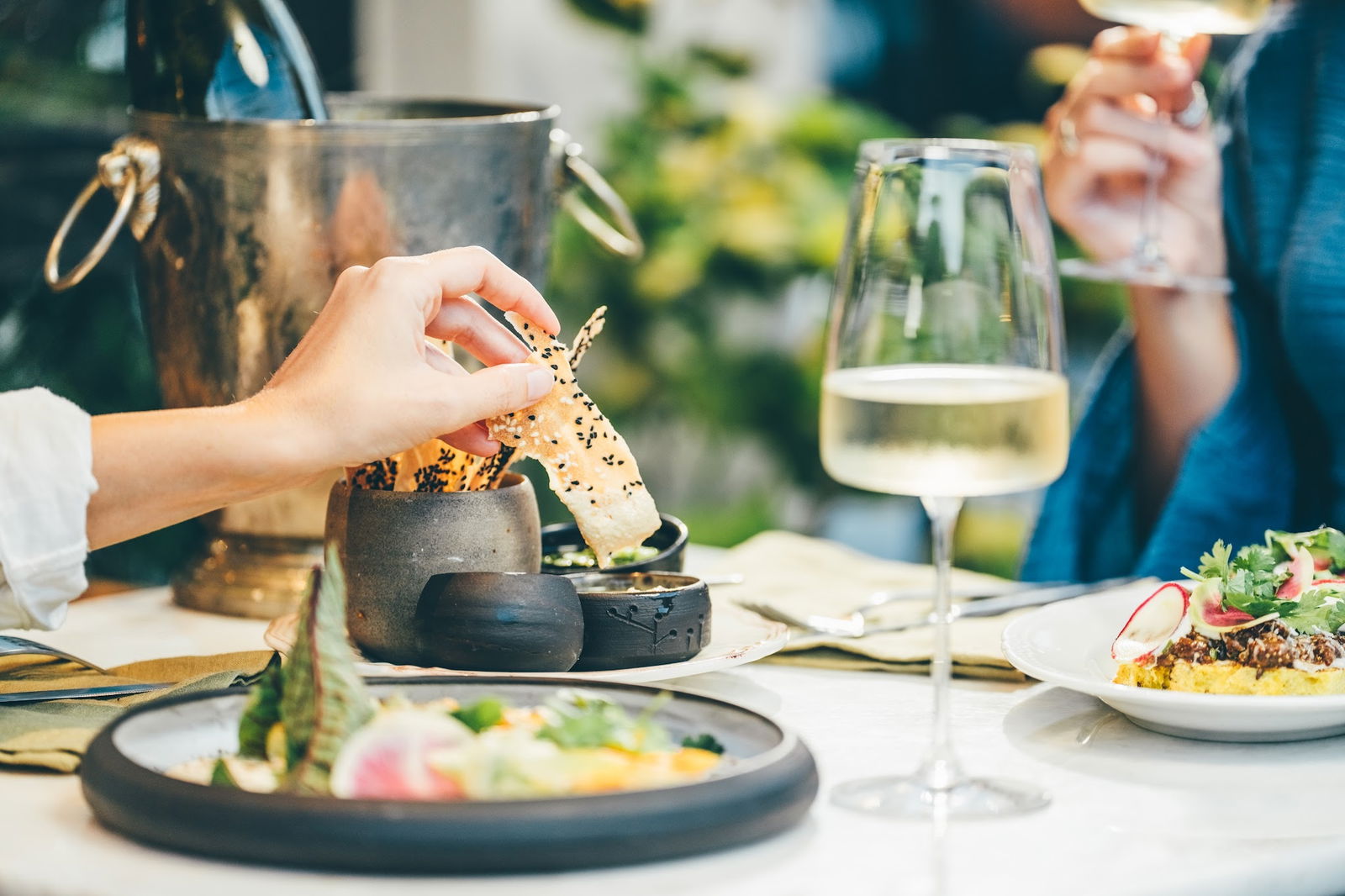 Nomades Cafe & Restaurant