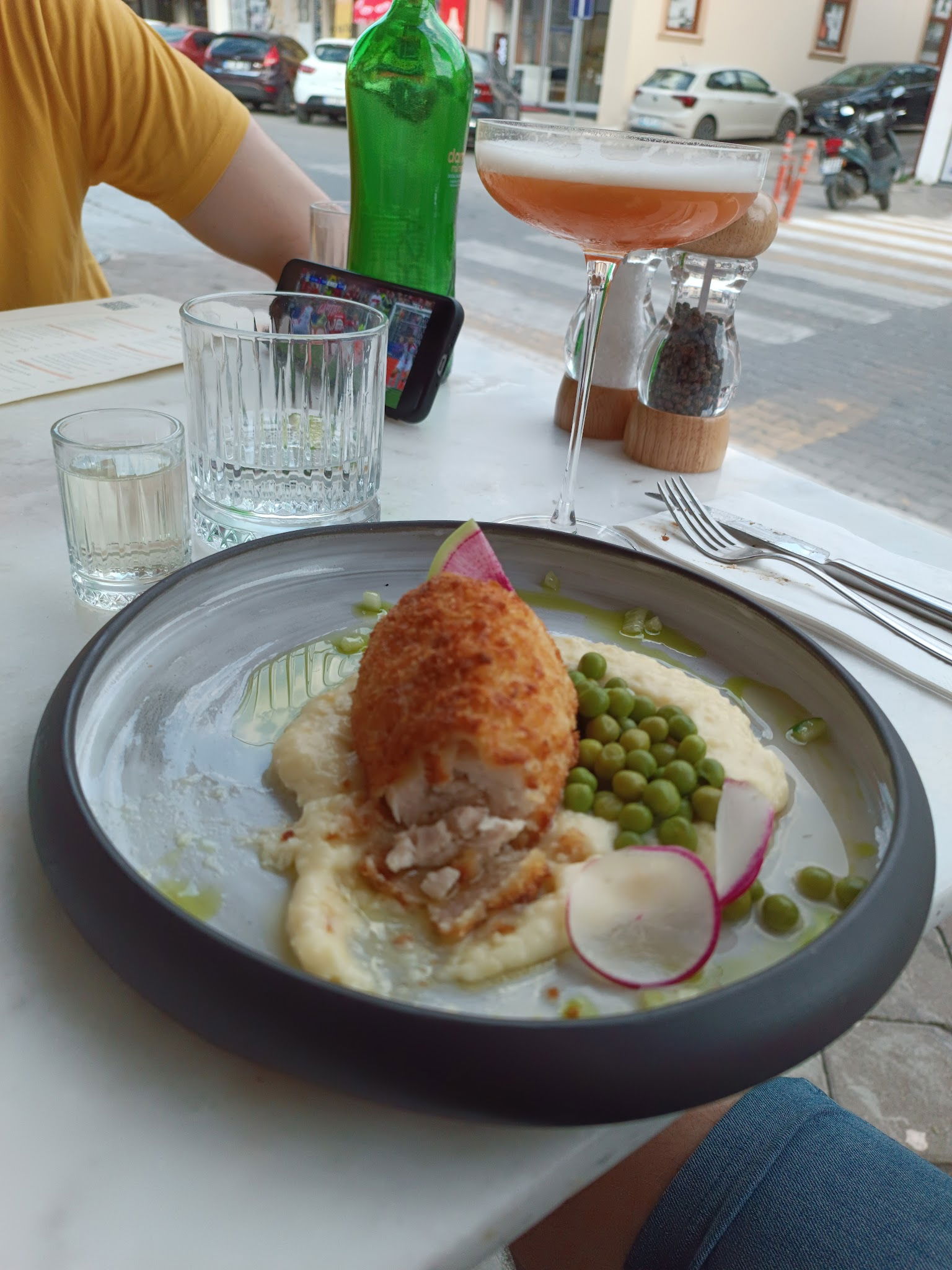 Nomades Cafe & Restaurant