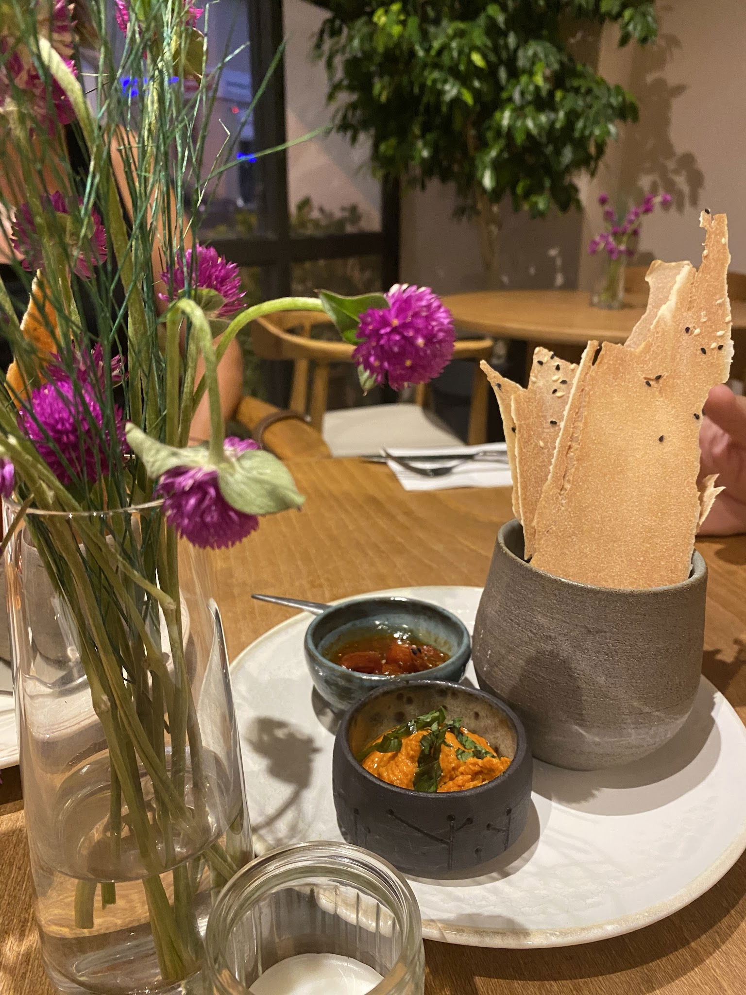 Nomades Cafe & Restaurant