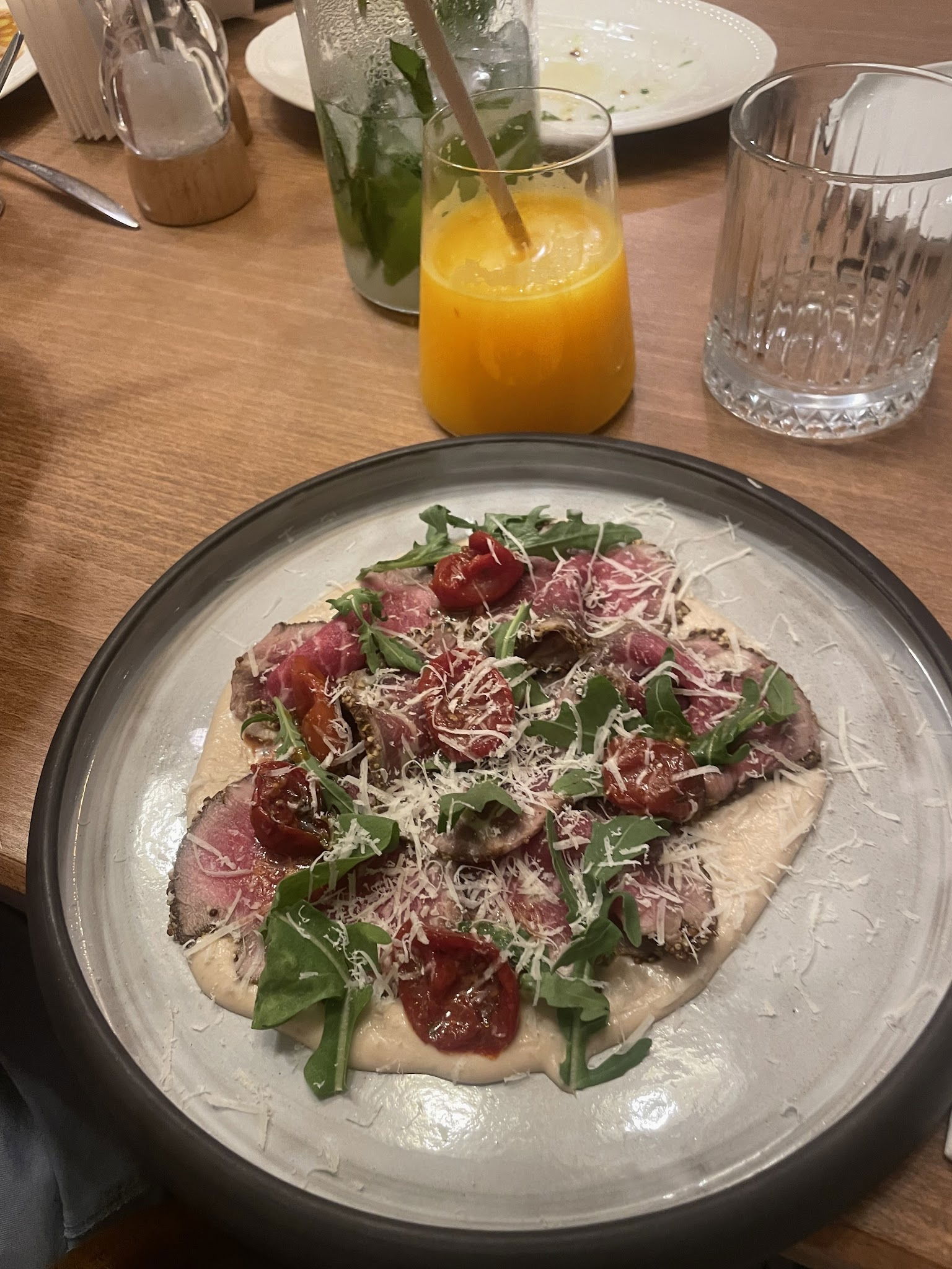 Nomades Cafe & Restaurant