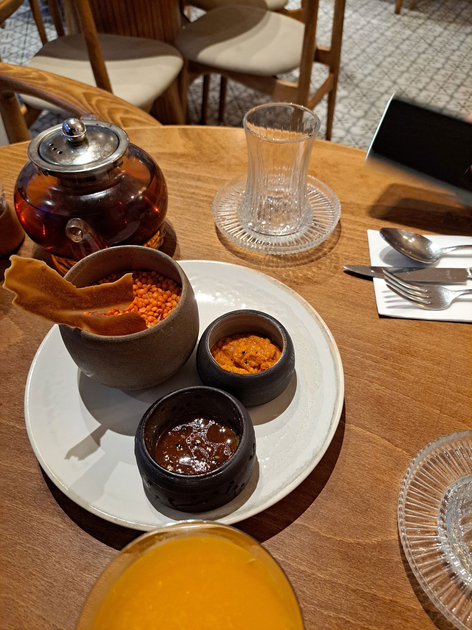 Nomades Cafe & Restaurant