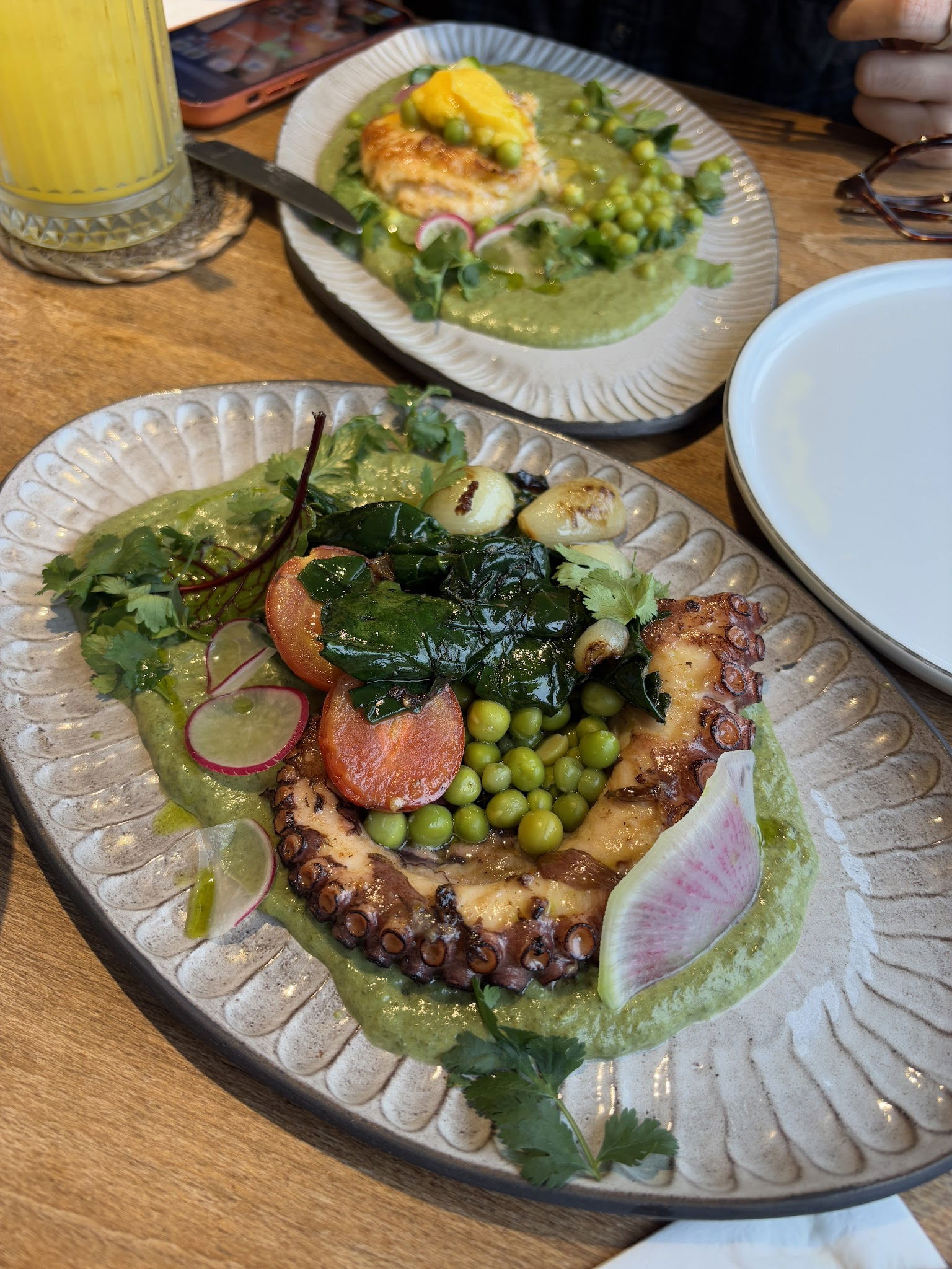 Nomades Cafe & Restaurant