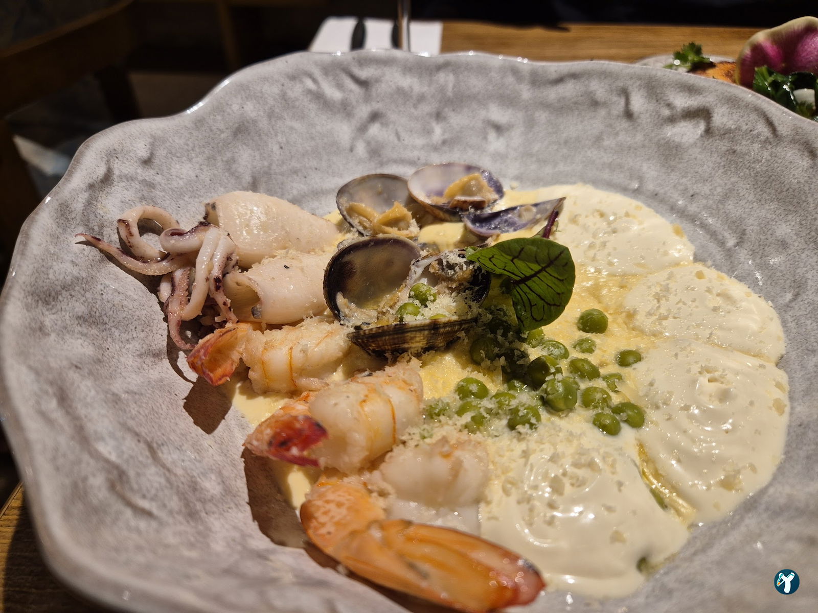 Nomades Cafe & Restaurant