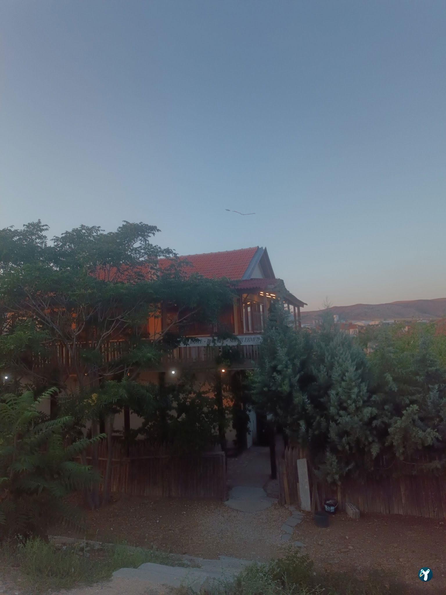 Esen Bahçe