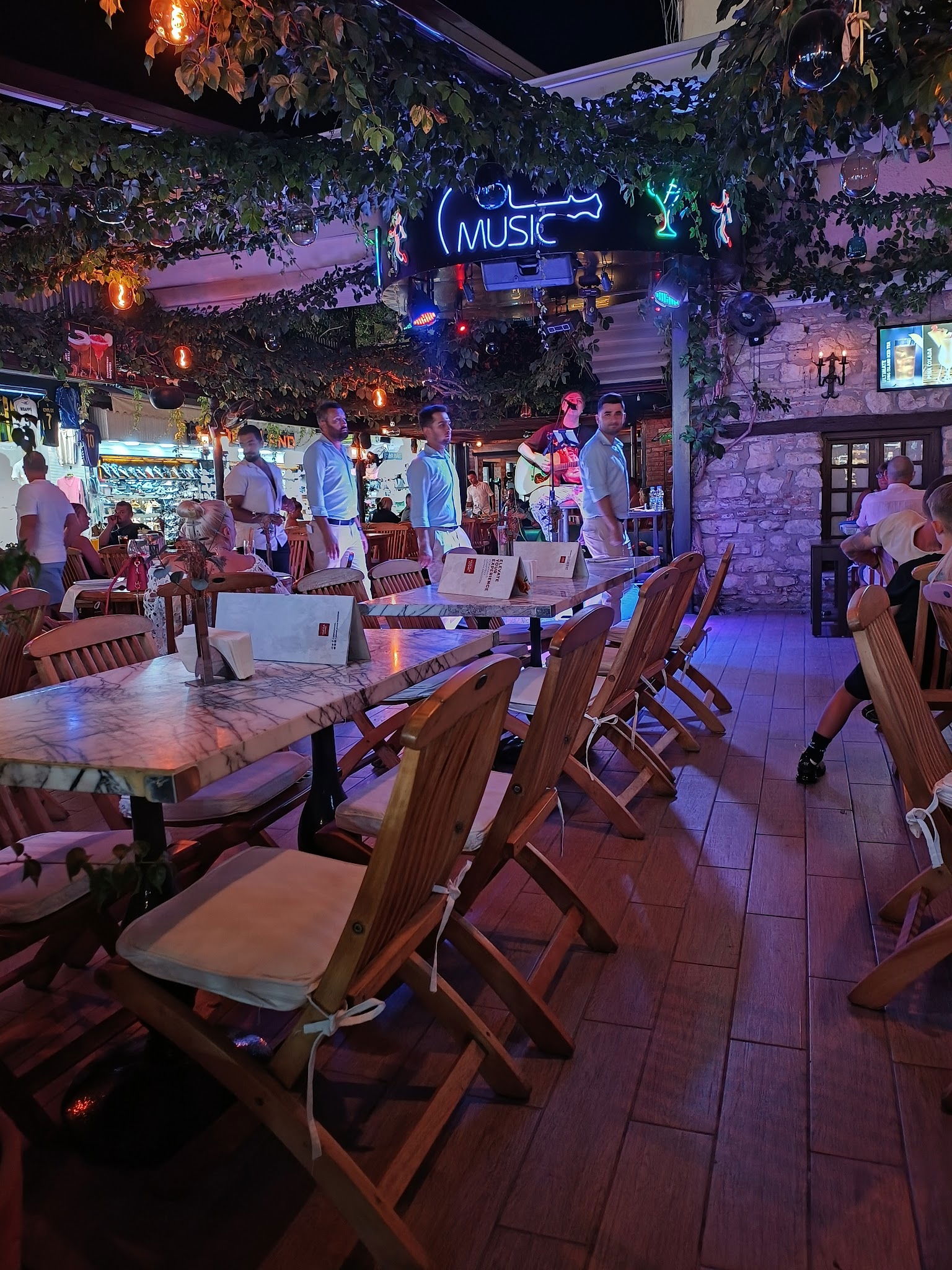 Planet Yucca Live "Entertainment & Dining"