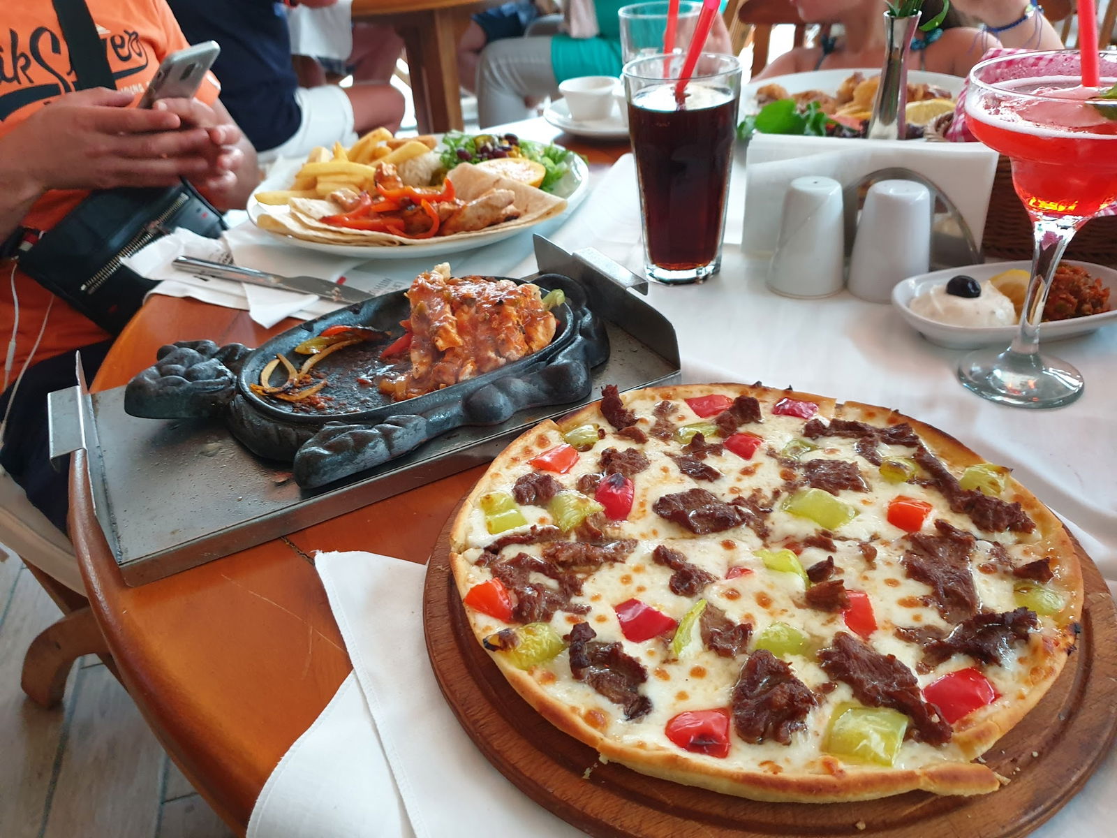 Planet Yucca Live "Entertainment & Dining"