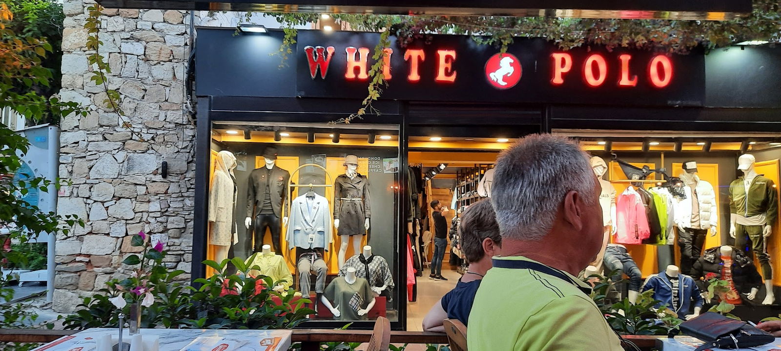 Planet Yucca Live "Entertainment & Dining"