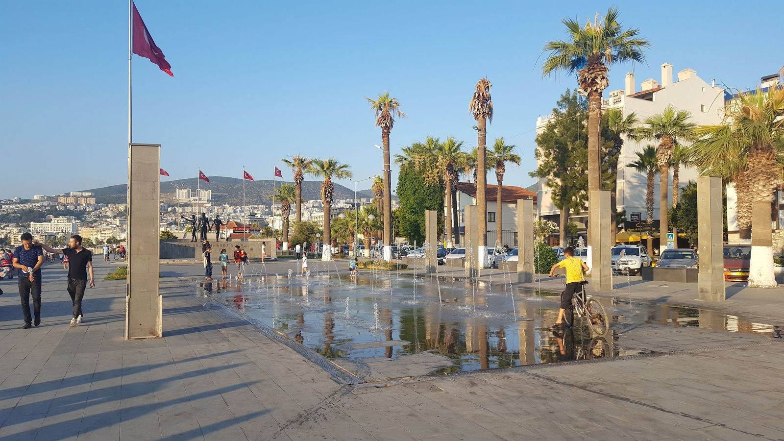 Planet Yucca Live "Entertainment & Dining"