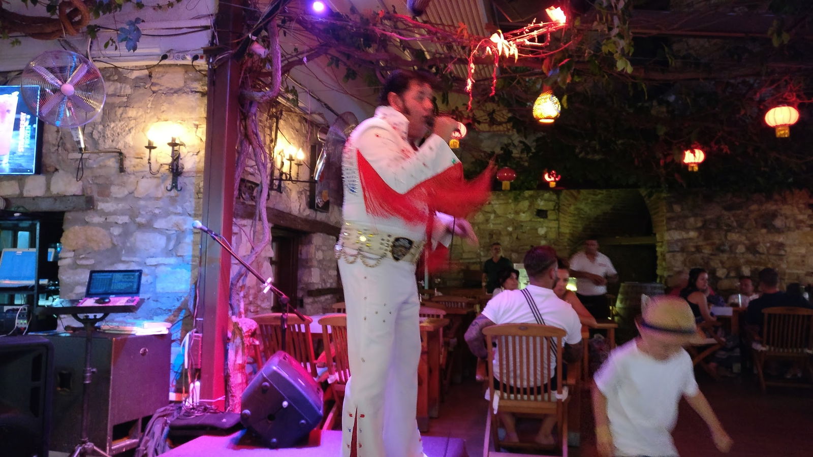 Planet Yucca Live "Entertainment & Dining"