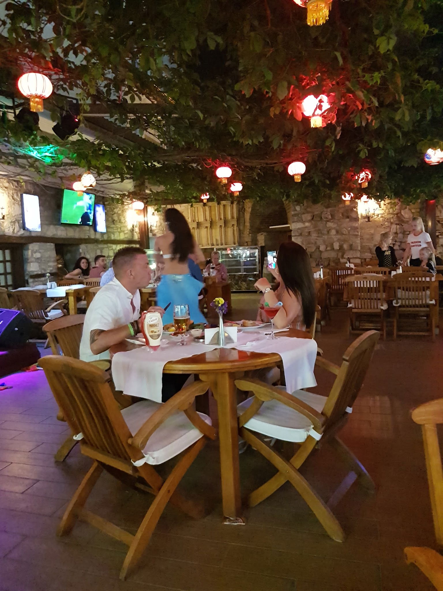 Planet Yucca Live "Entertainment & Dining"