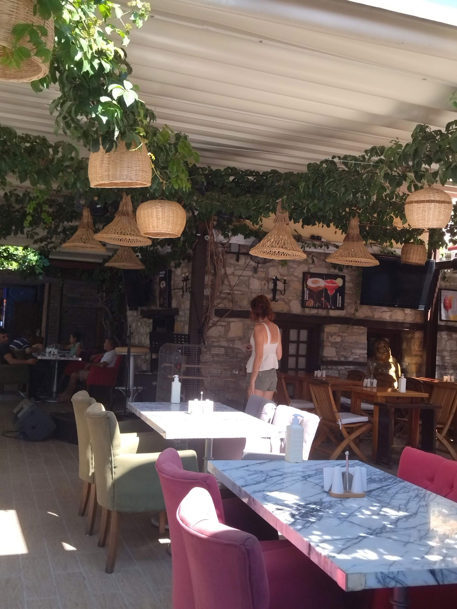 Planet Yucca Live "Entertainment & Dining"