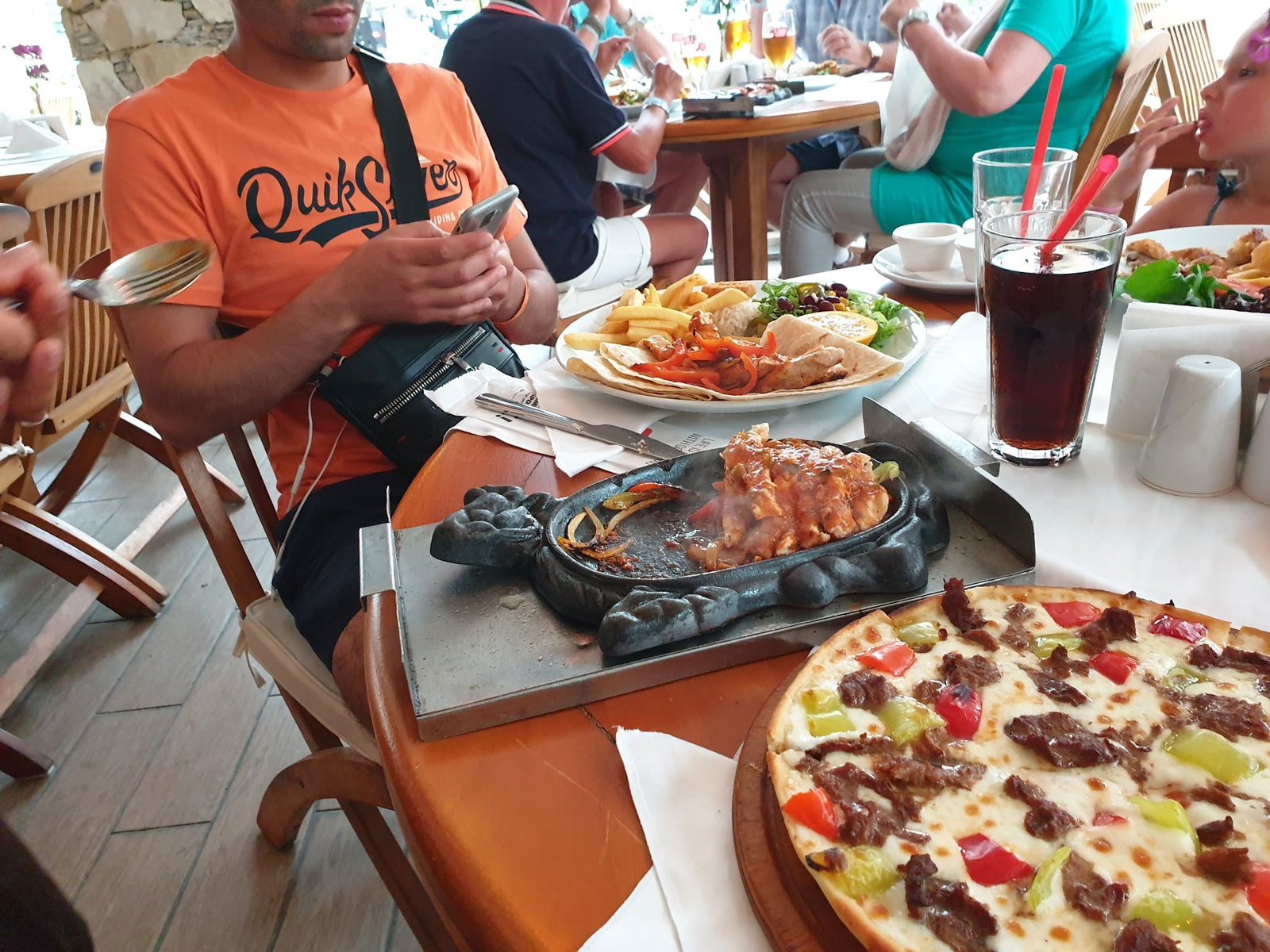 Planet Yucca Live "Entertainment & Dining"