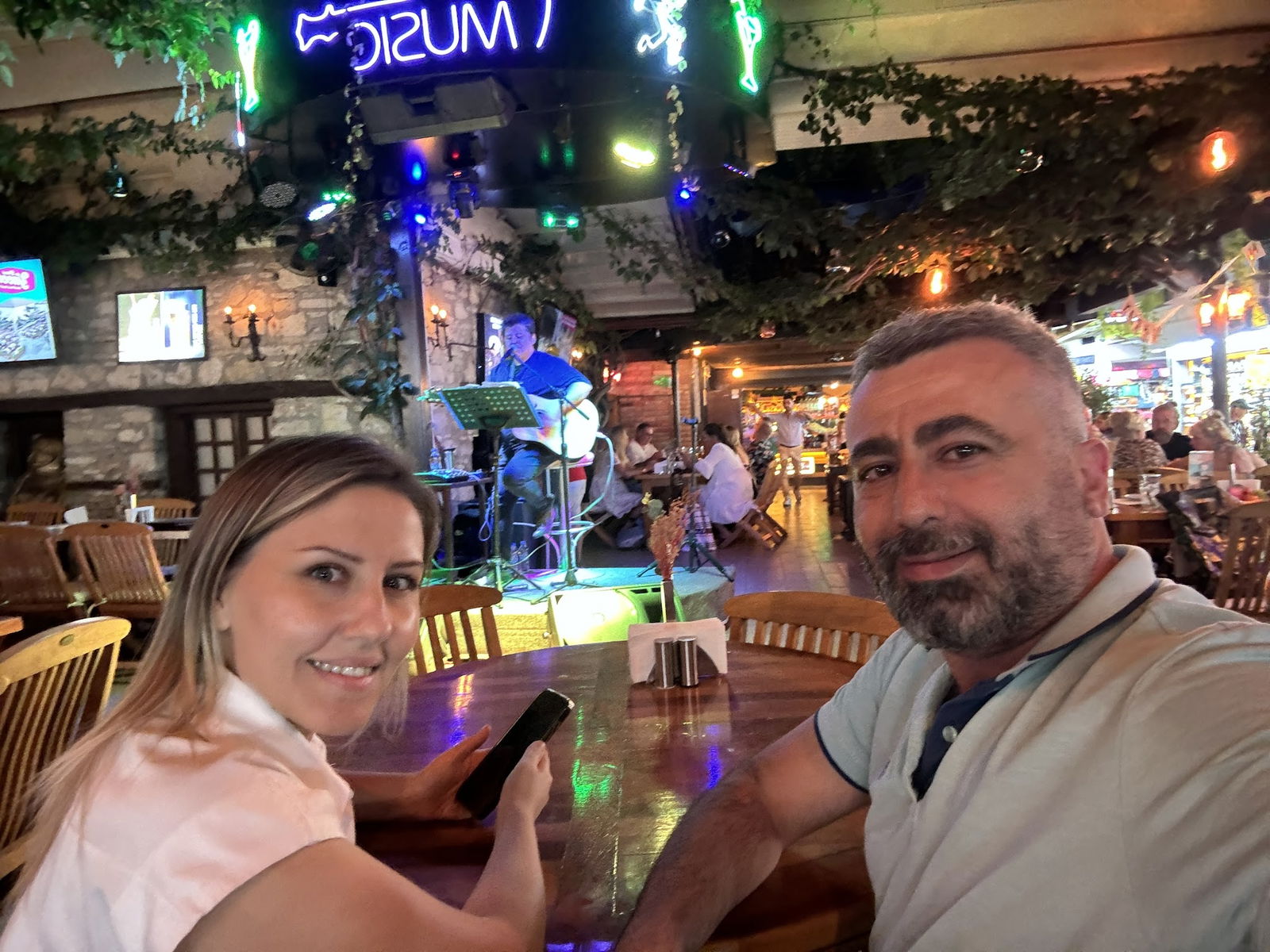 Planet Yucca Live "Entertainment & Dining"