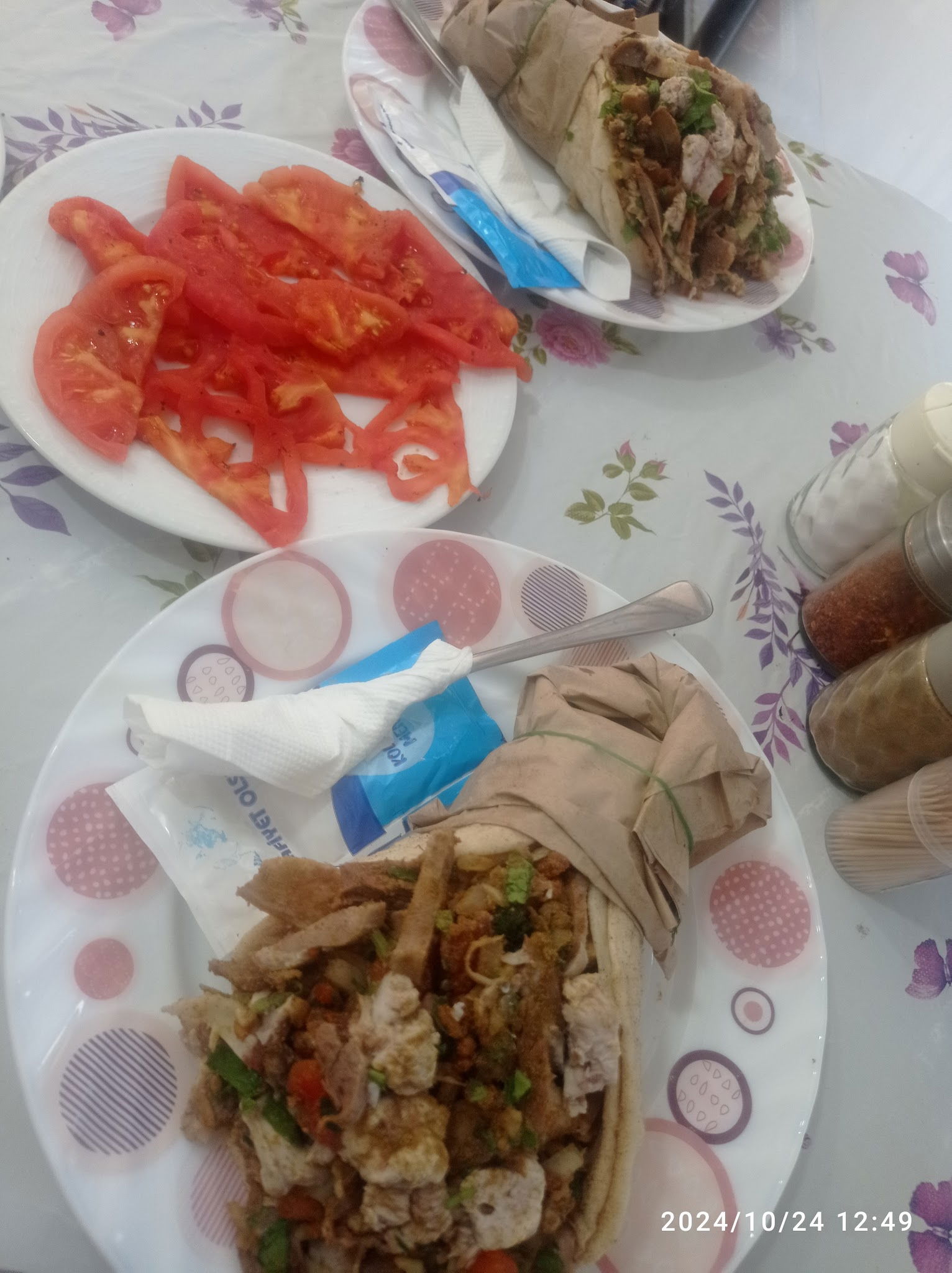 Bölge Söğüş,Tost, Çi̇ğköfte