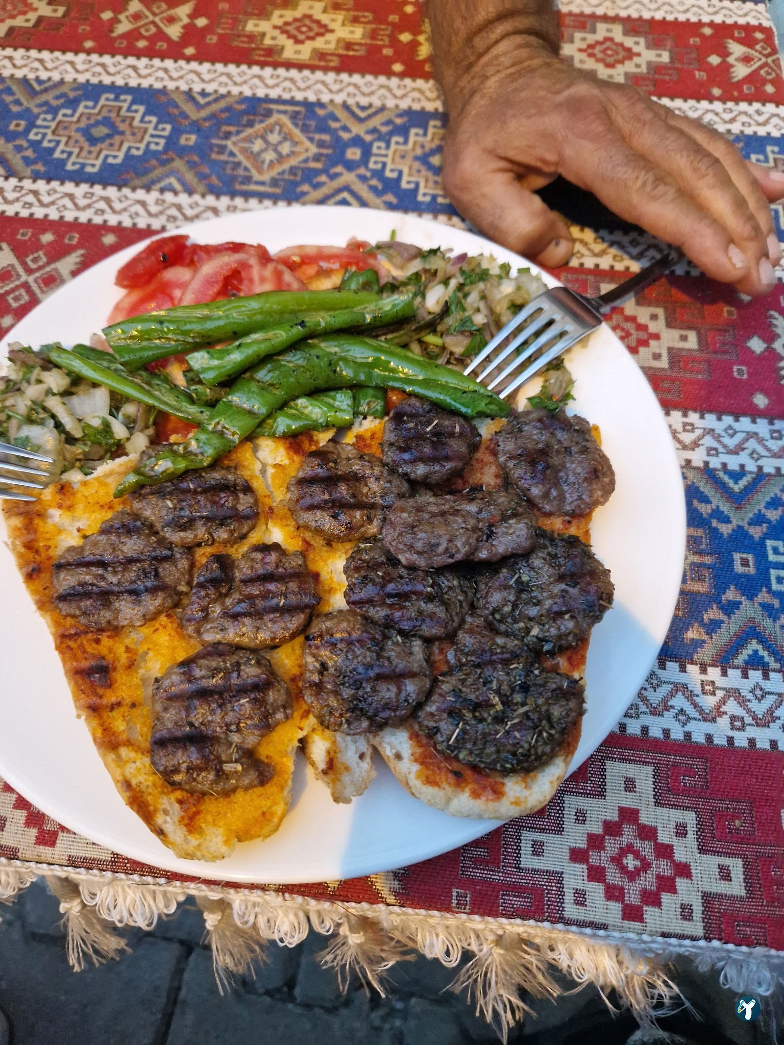 Bölge Söğüş,Tost, Çi̇ğköfte