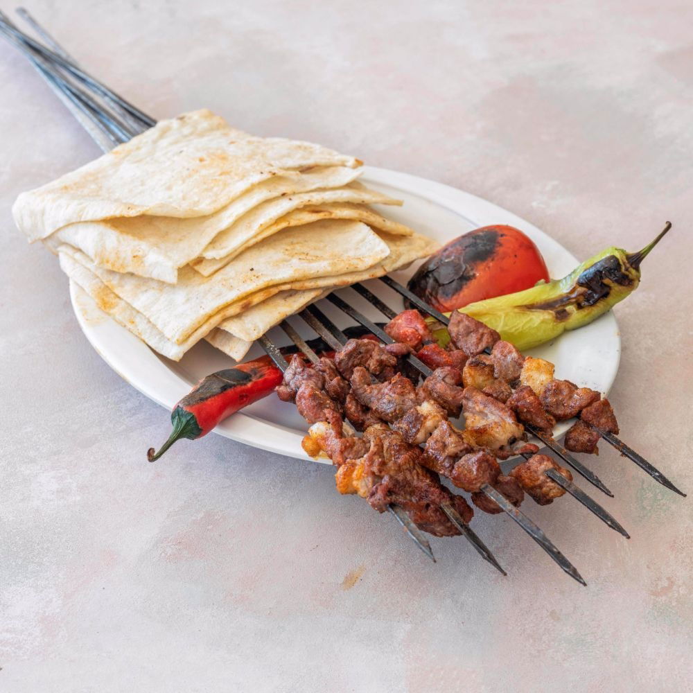 Altı Ezmeli Kebap (Çöp Şiş)