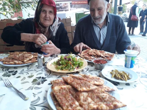 Esra Pide resimleri