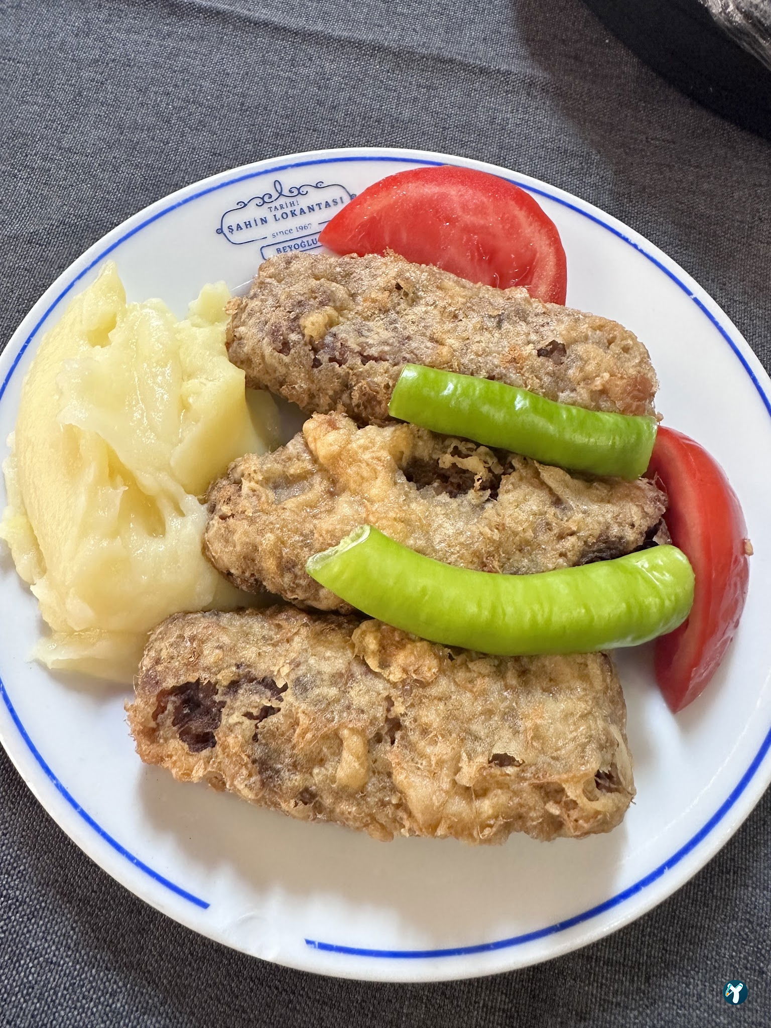 Tarihi Şahin Lokantası