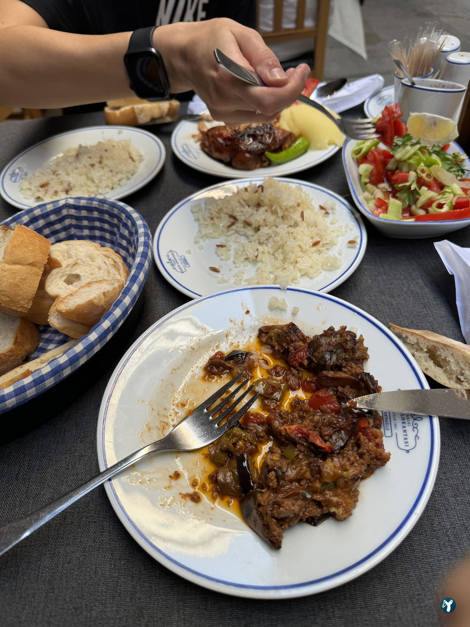 Tarihi Şahin Lokantası