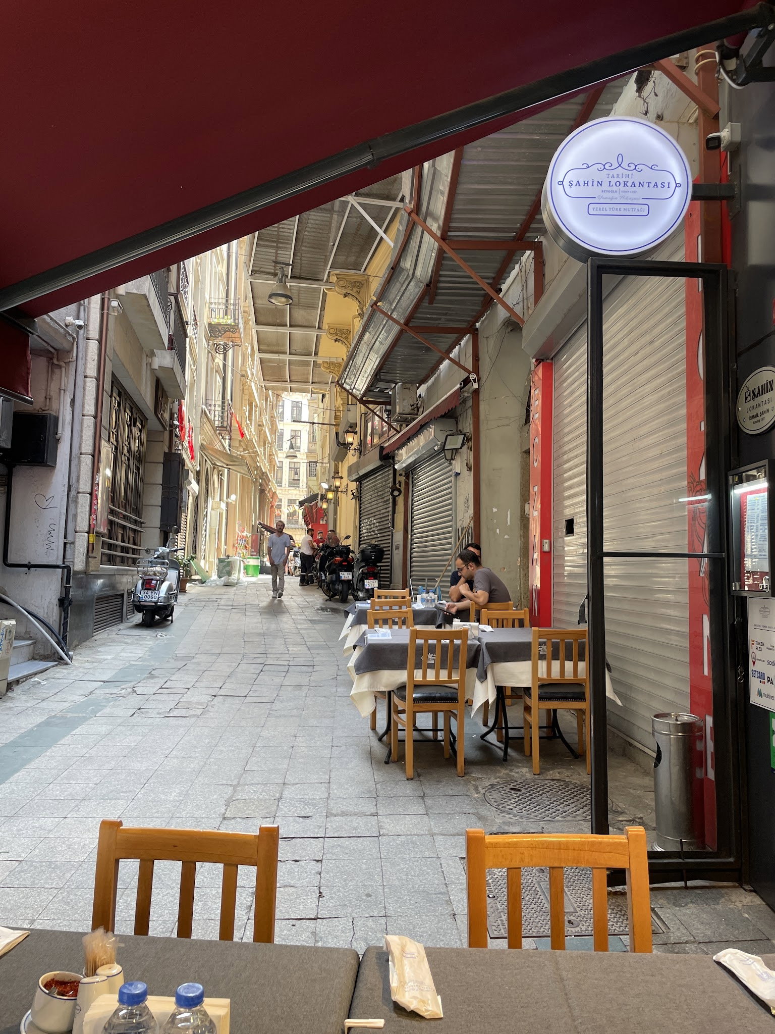 Tarihi Şahin Lokantası