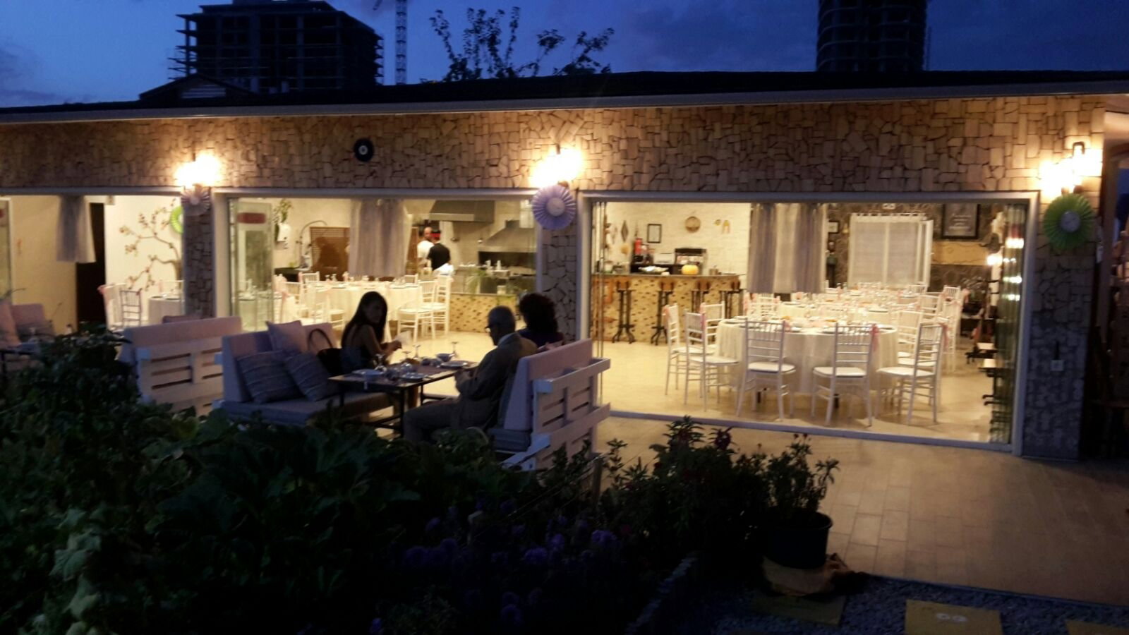 Adem Cafe Bistro