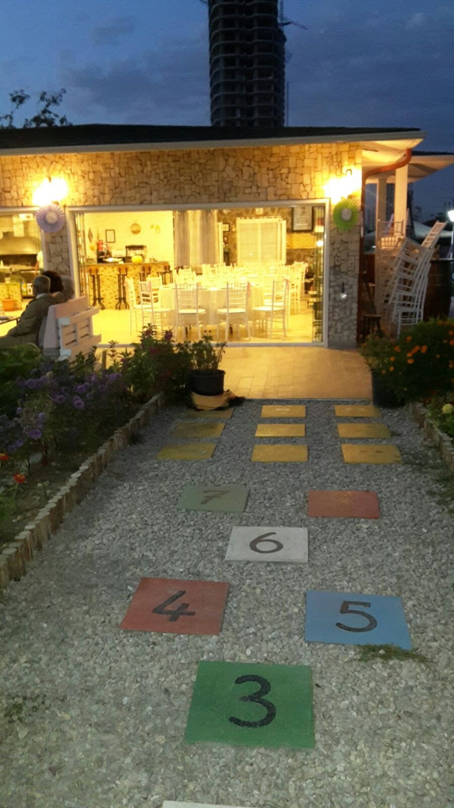 Adem Cafe Bistro