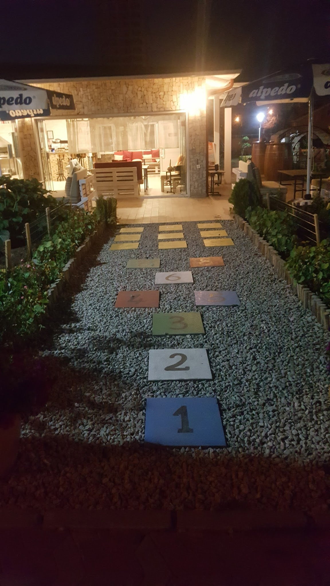 Adem Cafe Bistro