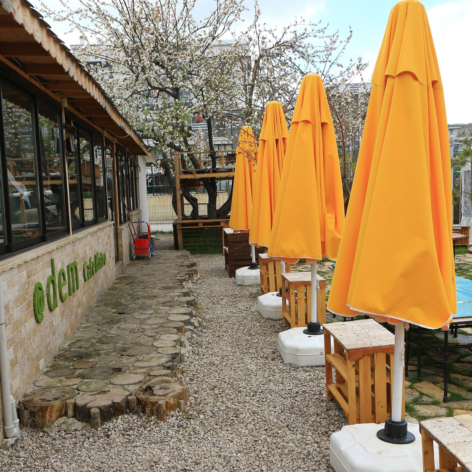 Adem Cafe Bistro