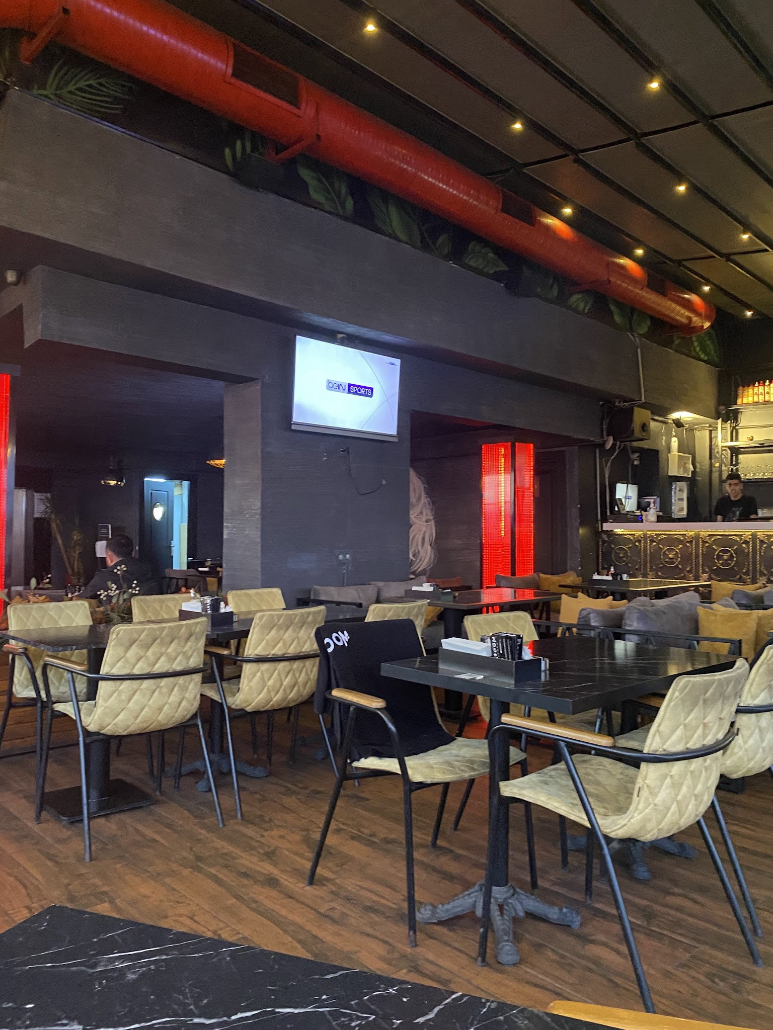 Big Badaboom Cafe Restaurant