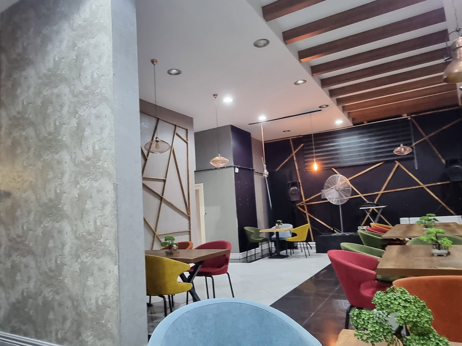 Tasty Land (Masihanim Restaurant رستوران ایرانی مسی خانم )