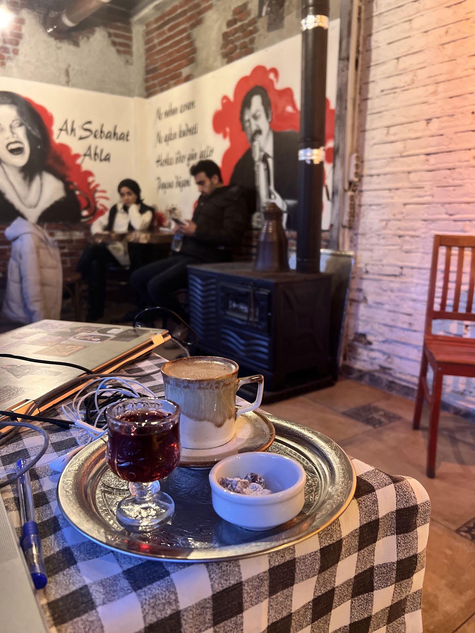 Hangimiz Sevmedik Cafe