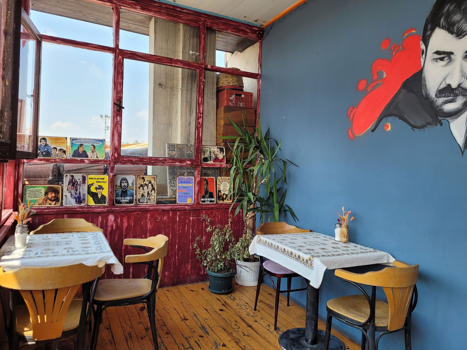 Hangimiz Sevmedik Cafe