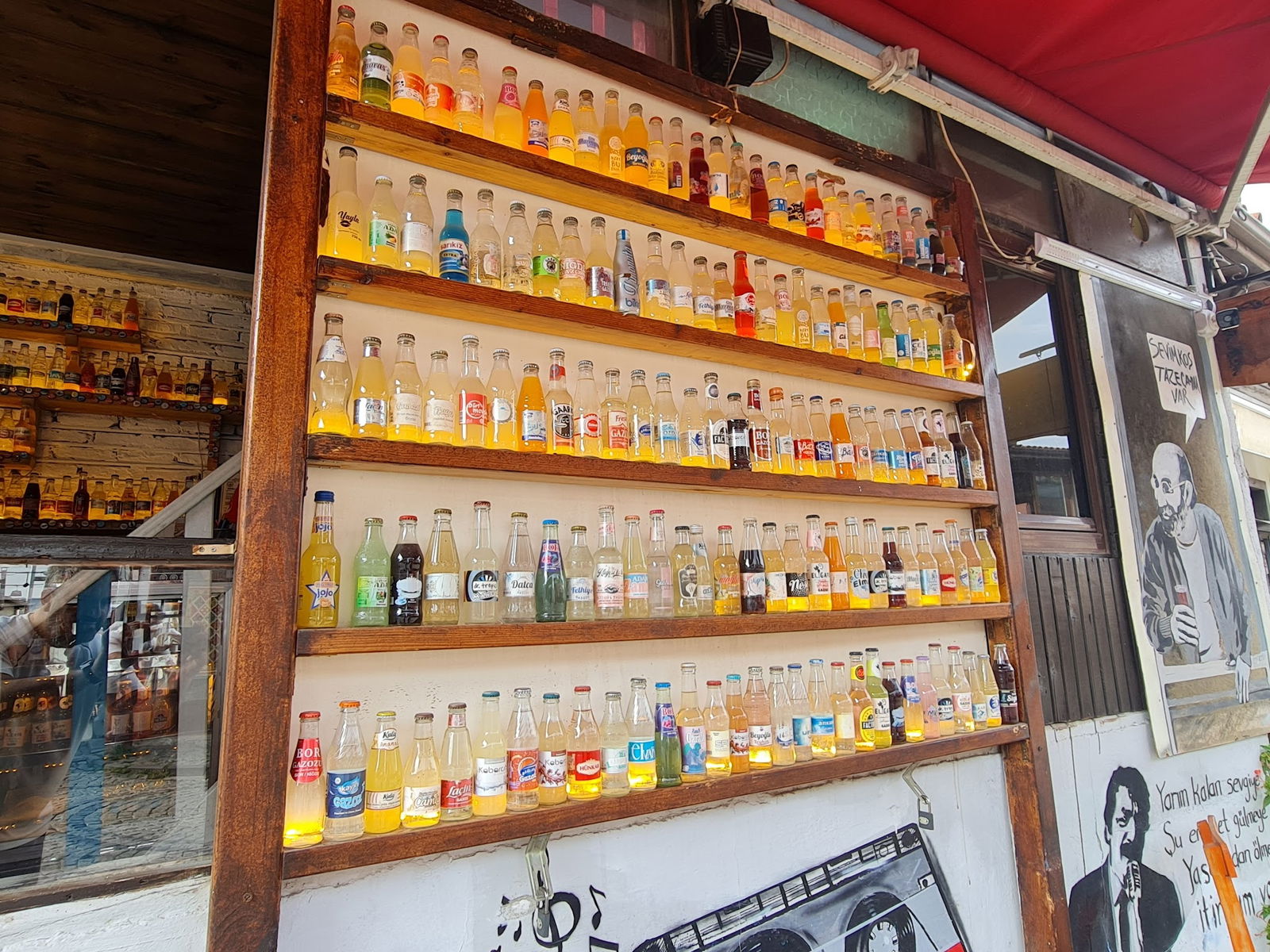 Hangimiz Sevmedik Cafe