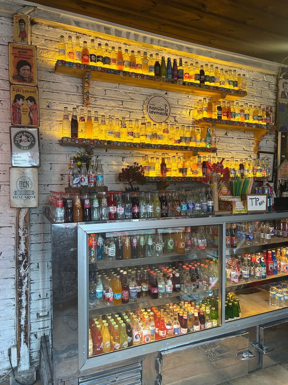 Hangimiz Sevmedik Cafe